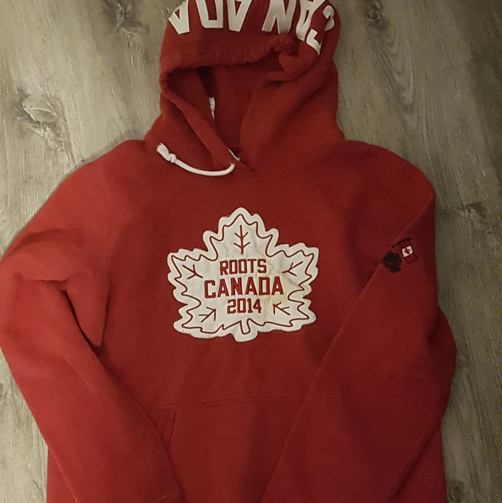 ☆ 2 for $30 ☆ Roots 2014 Canada Sweatshirt